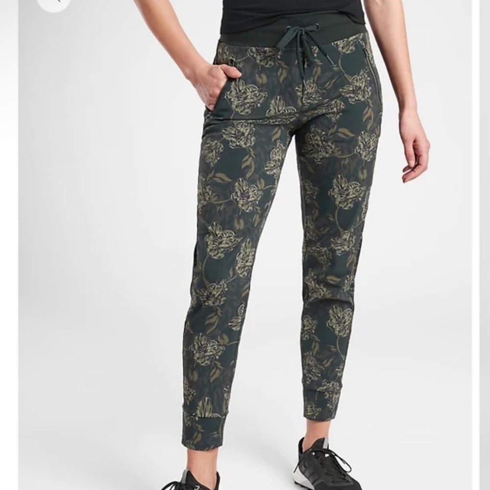 Athleta Trekkie North Printed Jogger